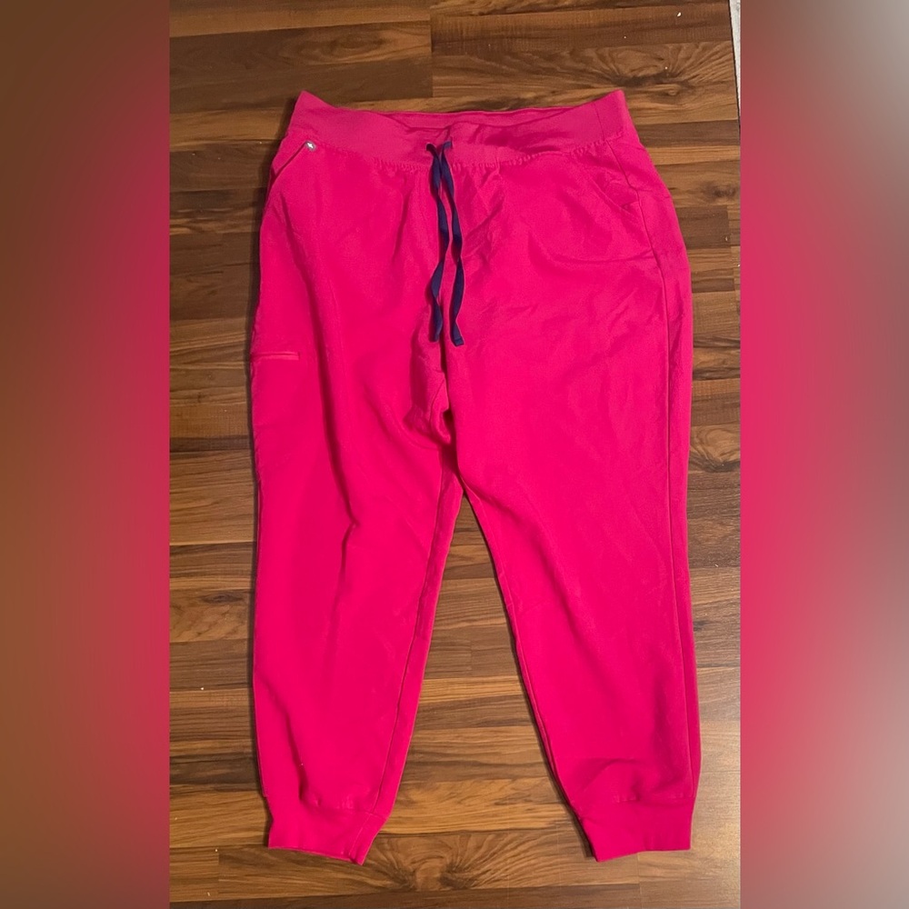 Scrub jogger